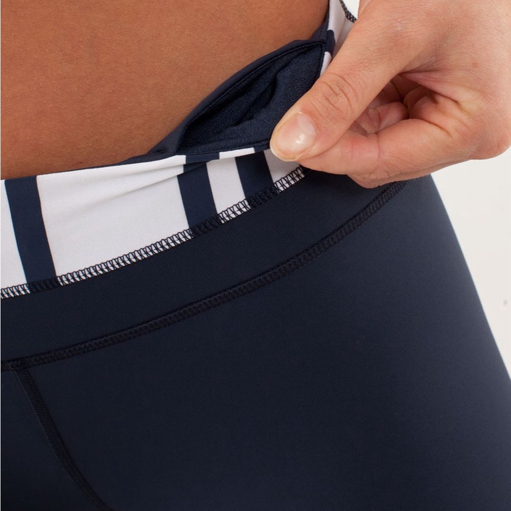 Lululemon Run: Inspire Crop II pants in Inkwell/Ocean Stripe Inkwell size 8 GUC - Picture 2 of 6